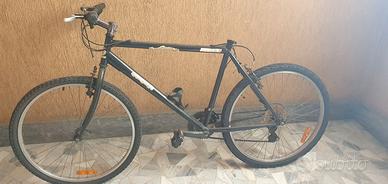 Bici mtb nera