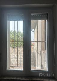 2 finestre basculanti con zanzariera