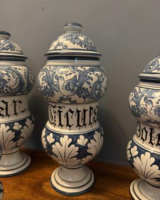 Vasi antichi da Farmacia