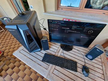 COMPUTER DESKTOP COMPLETO DI MONITOR