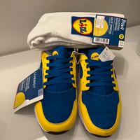 Scarpe Lidl con calze abbinate n.43