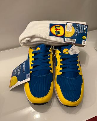 Scarpe Lidl con calze abbinate n.43