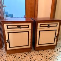 Coppia di Comodini Vintage in Legno