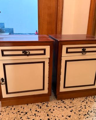 Coppia di Comodini Vintage in Legno