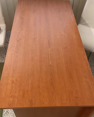 Scrivania maxi nuovissima