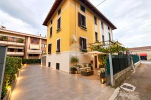 PORZIONE DI BIFAMILIARE A COLORNO