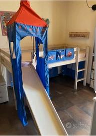 Letto alto per bambini con scivolo