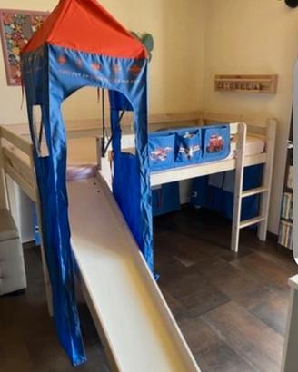 Letto alto per bambini con scivolo