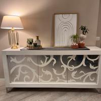 MADIA / CREDENZA