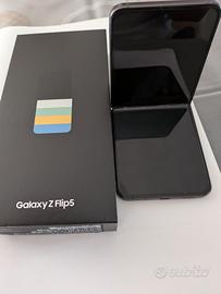 Samsung Galaxy Z Flip 5 usato  + 4 cover