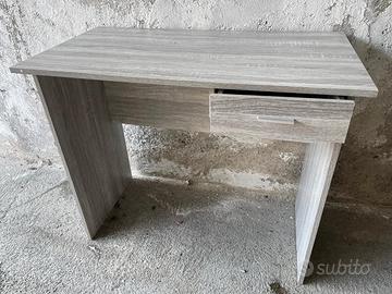 scrivania 