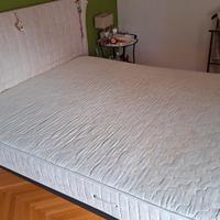 Letto matrimoniale con materasso