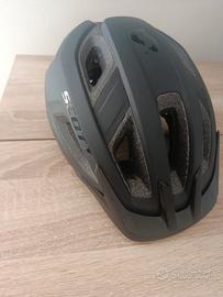 2 caschi per bici