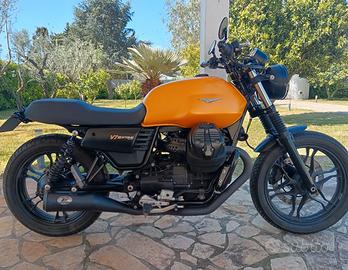 Moto Guzzi V7 III Stone 
