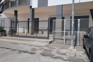 Locale commerciale-deposito 150 mq via delle palme