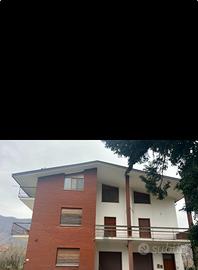 STRUTTURA INDIPENDENTE 600 MQ più spazio esterno