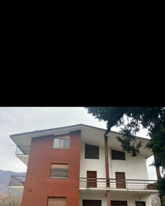 STRUTTURA INDIPENDENTE 600 MQ più spazio esterno