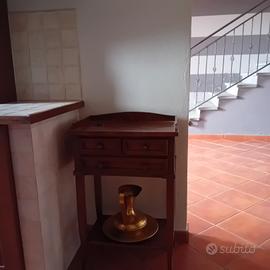 tavolino con cassetto