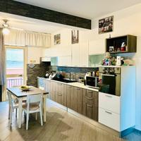 CUCINA COMPONIBILE PARETE ATTREZZATA TAVOLO SEDIE