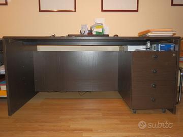 SCRIVANIA IN LEGNO LAMINATO MARRONE CON PANNELLO F