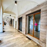 Locale negozio commerciale fossombrone