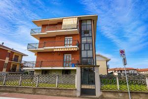 Appartamento di 110 m² con 4 locali e box auto a C