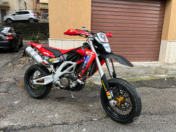 Aprilia sxv 550