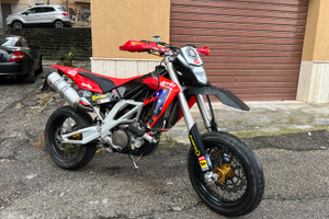 Aprilia sxv 550