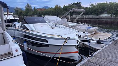 Motoscafo cabinato 8 metri perfetto