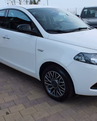 Lancia Ypsilon 1.0 FireFly 5 porte S&S Hybrid Gold