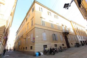 Immobile di 140 m² con 5 locali a Modena