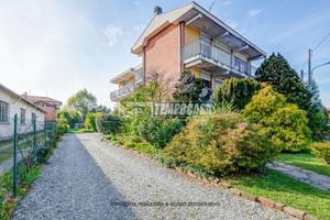 BORGOMANERO - VILLA CON DUE AMPI APPARTAMENTI