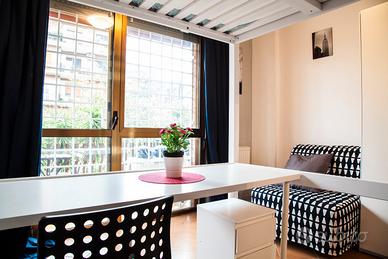 Anagnina-Morena stanza matrimoniale con balcone