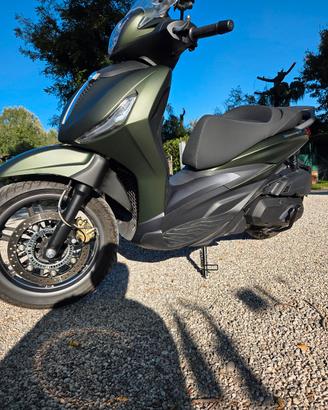 Piaggio Beverly 400 HPE S(2026)-Verde Jungle.