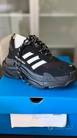 Scarpe Adidas x Balenciaga Triple S