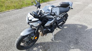 Triumph Street Triple - 2024
