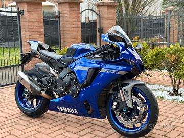 YAMAHA R1 2020