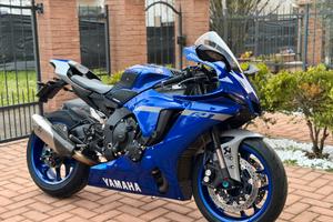 YAMAHA R1 2020