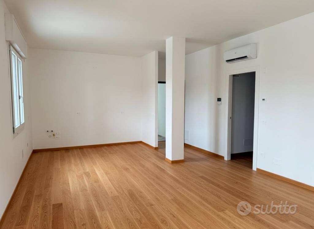 Appartamento di 115 m² con 5 locali e box auto dop - Vista 2