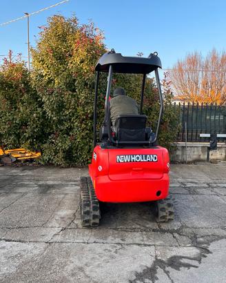 E276- ESCAVATORE NEW HOLLAND 18 Q