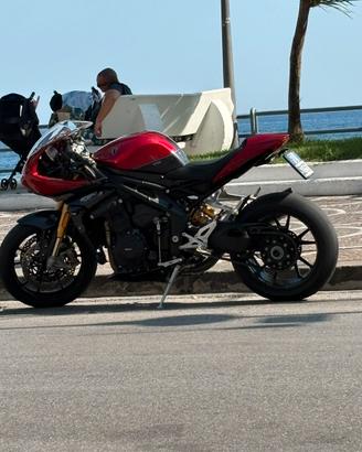 Triumph 1200 rr