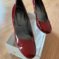 Scarpe rosse taglia 43