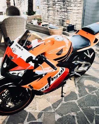 Honda cbr 600rr repsol