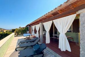 Villa singola con scorcio vista mare