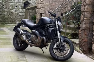 Ducati Monster 891 del 2015 SOLO 6680km