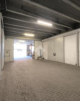 MAGAZZINO A SAINT-CHRISTOPHE