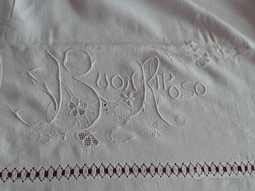 Antico lenzuolo in lino con ricami Buon Riposo