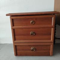 comodino in legno pregiato