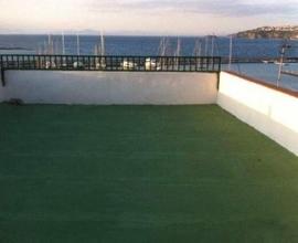 Villino con terrazza sul mare a Procida