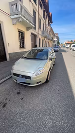 Fiat Grande Punto (2007) – 216.000 km -€750 tratta